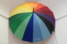 Regenbogen-Regenschirm mit Wetzlar-Logo, Preis: 18,00 Euro